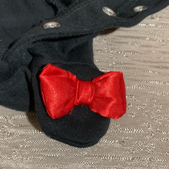 Disney Baby Onsie One Piece Red Black Minnie Mouse NB NewBorn - Picture 15 of 16